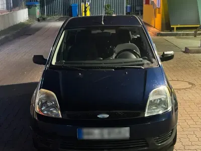 Gebraucht Ford Fiesta 69 PS (50 kW) 2004 Blau Kleinwagen