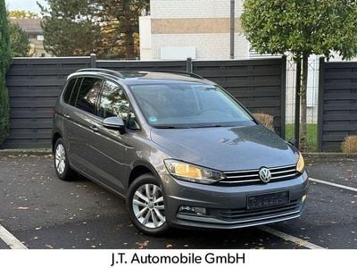 Grau Gebraucht 2016 VW Touran Comfortline Van / Kleinbus | 16.999 € (Fairer Preis)