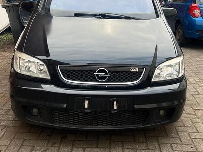 Schwarz Gebraucht 2005 Opel Zafira OPC Van / Kleinbus | 1.700 €