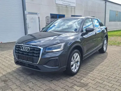 Gebraucht Audi Q2 Basis 110 PS (80 kW) 2022 Manhattangrau metallic SUV