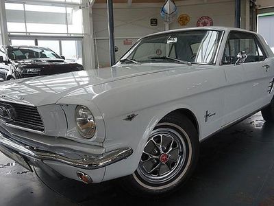 Gebraucht Ford V8 209 PS (153 kW) 1966 Weiss Coupé