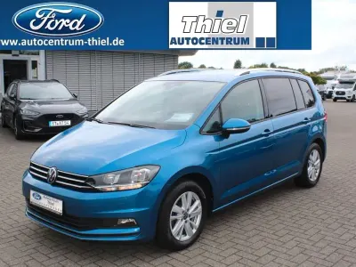 Gebraucht VW Touran Comfortline 150 PS (110 kW) 2022 Blau Van / Kleinbus
