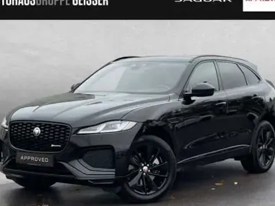 Käytetty Jaguar F-Pace R-Dynamic 250 HP (183 kW) 2023 Musta Katumaasturi