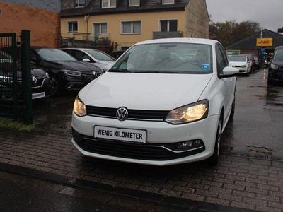 Gebraucht VW Polo Comfortline 60 PS (44 kW) 2015 Weiß Limousine