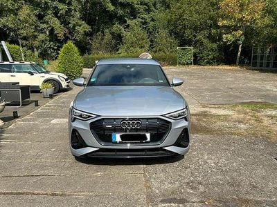 Silber Gebraucht 2021 Audi e-tron S-Line SUV | 28.850 € (Fairer Preis)