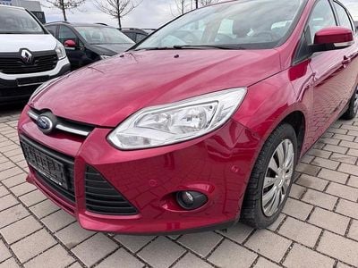 Rot Gebraucht 2013 Ford Focus Limousine | 3.250 € (Guter Preis)