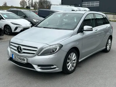 Gebraucht Mercedes B180 109 PS (80 kW) 2014 Silber Van / Kleinbus