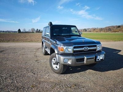 Gebraucht Toyota Land Cruiser 227 PS (166 kW) 2024 Grau SUV