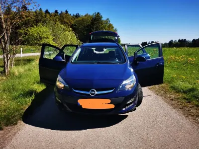 Gebraucht Opel Astra Eco 110 PS (80 kW) 2014 Blau Kombi
