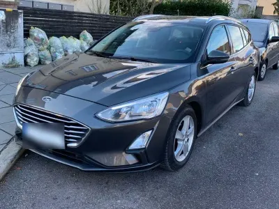 Gebraucht Ford Focus Cool & Connect 120 PS (88 kW) 2019 Limousine