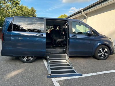Gebraucht Mercedes V220 Style 163 PS (119 kW) 2024 Blau Van / Kleinbus