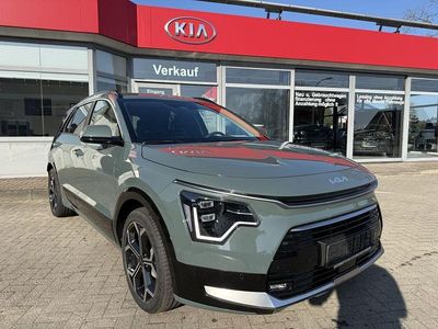 Neu Kia Niro Spirit 179 PS (131 kW) 2025 (cge) city scape green SUV