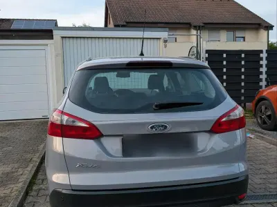 Gebraucht Ford Focus 115 PS (84 kW) 2011 Grau Kombi