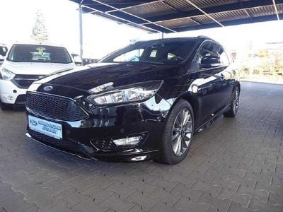 Iridiumschwarz metallic (metallic) Gebraucht 2018 Ford Focus ST-Line Kombi | 14.890 € (Fairer Preis)