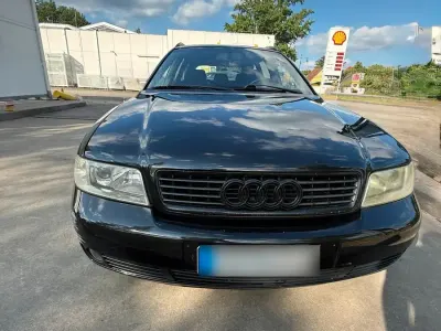 Gebraucht Audi A4 101 PS (74 kW) 2001 Schwarz Kombi