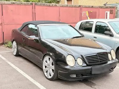 Gebraucht Mercedes CLK320 Avantgarde 218 PS (160 kW) 2001 Schwarz Cabrio