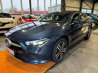 Gebraucht Mercedes CLA200 150 PS (110 kW) 2022 Blau Limousine