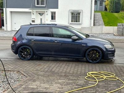 Second-hand VW Golf VII 110 CP (80 kW) 2014 Albastru Berlinǎ