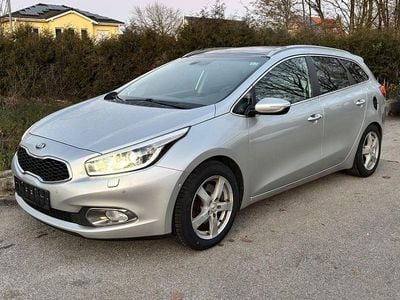 Gebraucht Kia Ceed Sportswagon Spirit 128 PS (94 kW) 2013 Silber Kombi