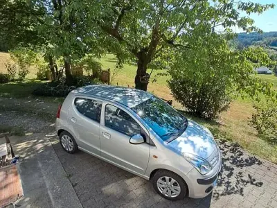 Gebraucht Nissan Pixo 68 PS (50 kW) 2012 Grau Kleinwagen