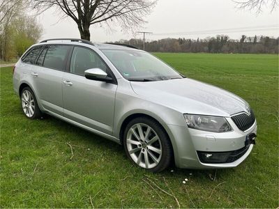 gebraucht Skoda Octavia Combi 2.0 Diesel Elegance BJ. 07. 2013