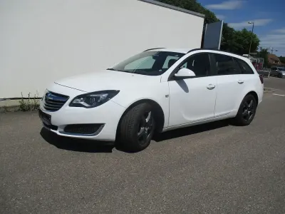 Gebraucht Opel Insignia Selection 120 PS (88 kW) 2013 Schneeweiss/summitwhite/arctic Kombi