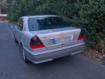 Mercedes C180