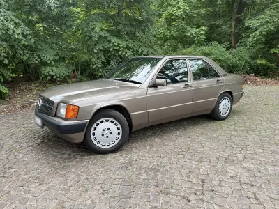 Gebraucht Mercedes 190 132 PS (97 kW) 1988 Beige Limousine