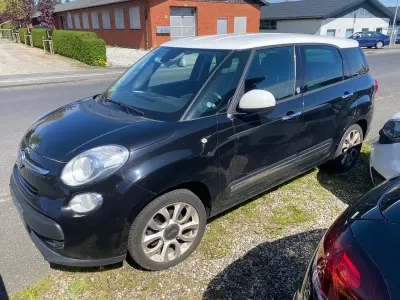 Gebraucht Fiat 500L Lounge 105 PS (77 kW) 2013 Schwarz Van / Kleinbus
