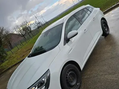 Gebraucht Renault Mégane Intens 110 PS (80 kW) 2016 Weiß Limousine