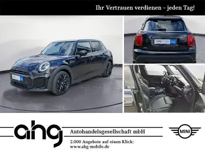 Używany Mini Cooper Classic 136 KM (100 kW) 2022 Czarny Hatchback