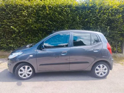 Gebraucht Hyundai i10 Classic 69 PS (50 kW) 2013 Grau Kleinwagen