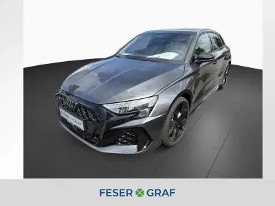 Neu Audi RS3 Sport 400 PS (294 kW) 2026 Daytonagrau perleffekt Limousine