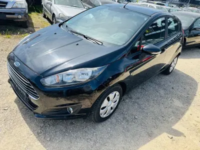Gebraucht Ford Fiesta SYNC Edition 101 PS (74 kW) 2014 Schwarz Kleinwagen