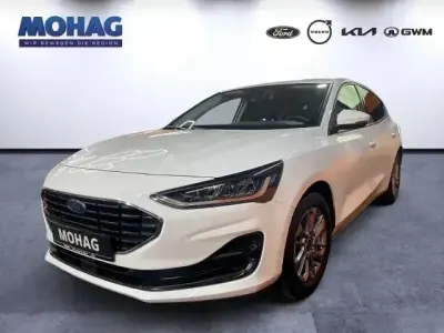 Używany Ford Focus Titanium 125 KM (91 kW) 2022 Biały Sedan/Limuzyna