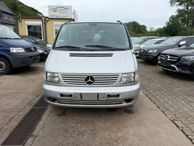 Gebraucht Mercedes V220 122 PS (89 kW) 2002 Silber Van / Kleinbus