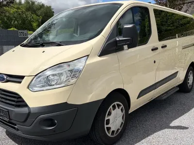 Gebraucht Ford Tourneo 131 PS (96 kW) 2017 Van / Kleinbus