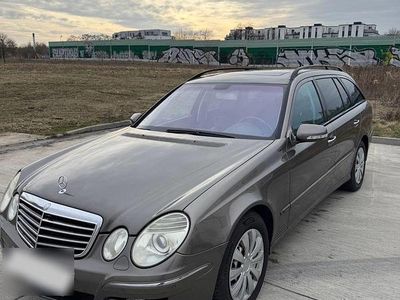 Gebraucht Mercedes E220 Avantgarde 170 PS (125 kW) 2009 Beige Kombi