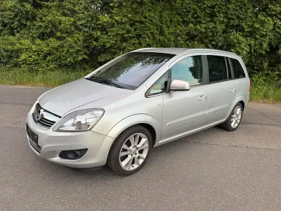 Gebraucht Opel Zafira 150 PS (110 kW) 2010 Grau Van / Kleinbus