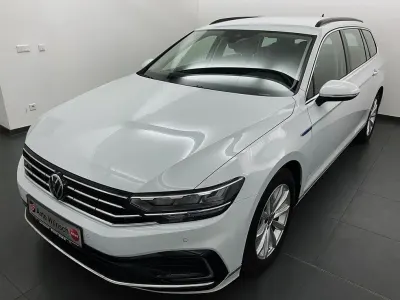 Usata VW Passat GTE 218 CV (160 kW) 2023 Bianco Station wagon