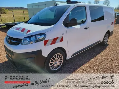 Używany Opel Vivaro Edition 122 KM (89 kW) 2021 Biały Minivan