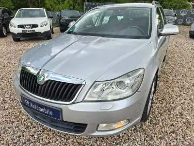 Gebraucht Skoda Octavia Elegance 122 PS (89 kW) 2010 Silber Kombi