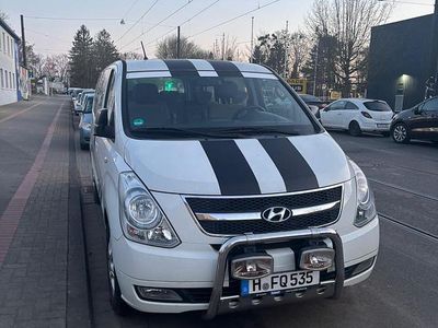 Second-hand Hyundai H-1 170 CP (125 kW) 2010 Alb Monovolum