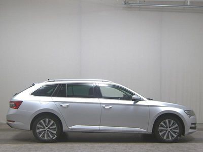 Second-hand Skoda Superb Style 150 CP (110 kW) 2022 Argintiu Break