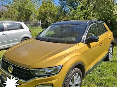 Second-hand VW T-Roc Style 150 CP (110 kW) 2019 Auriu SUV