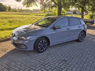 Gebraucht VW Golf VIII United 110 PS (80 kW) 2021 Grau Limousine