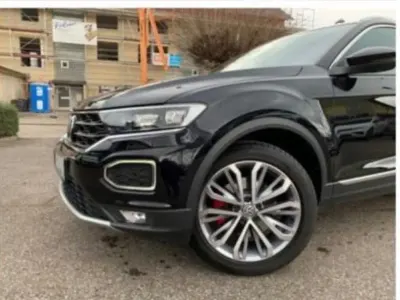 Usata VW T-Roc 150 CV (110 kW) 2019 Nero SUV