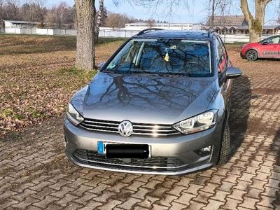 Grau Gebraucht 2015 VW Golf Sportsvan LOUNGE Van / Kleinbus | 13.500 € (Etwas zu teuer)