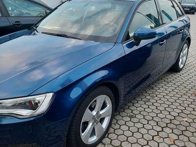 Gebraucht Audi A3 Ambition 150 PS (110 kW) 2014 Blau Limousine