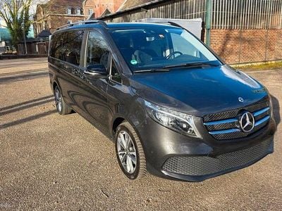 Gebraucht Mercedes V300 237 PS (174 kW) 2023 Grau Van / Kleinbus
